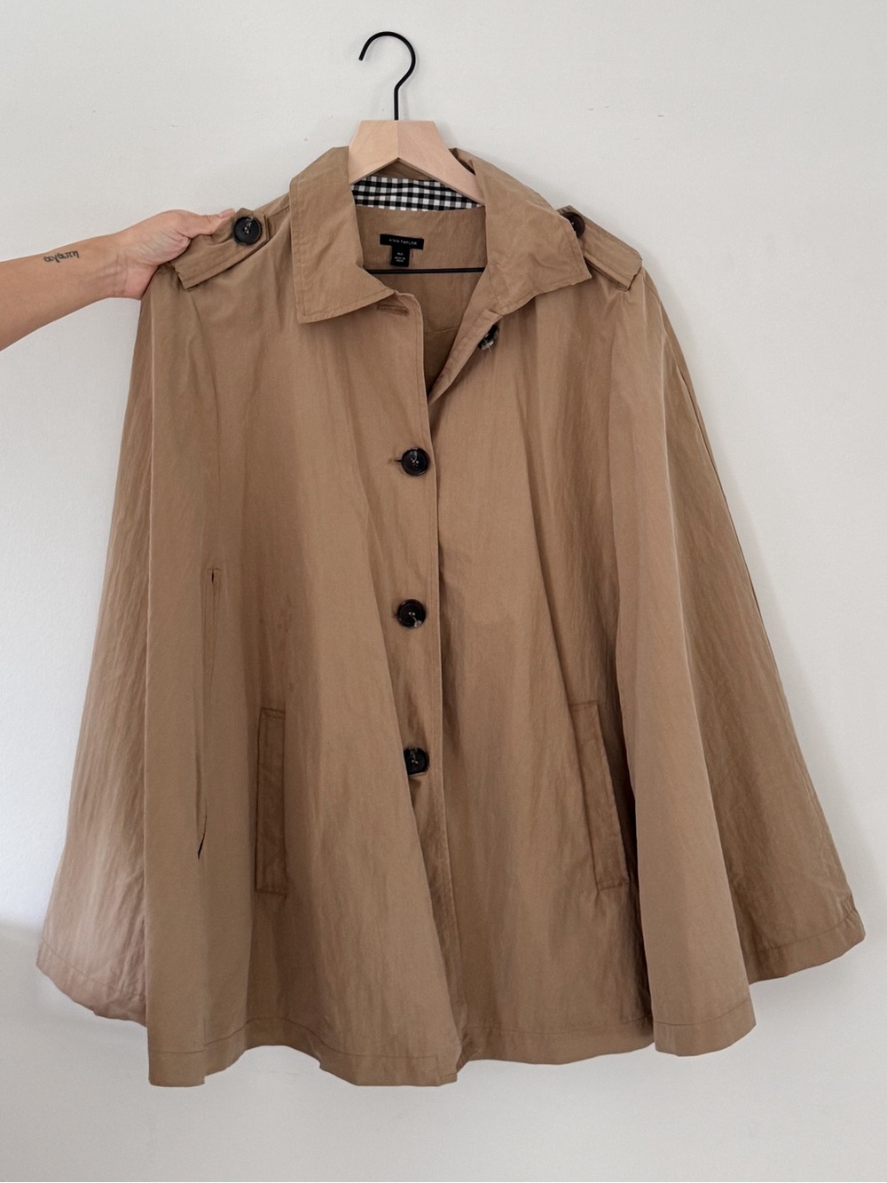 Ann Taylor Classic Beige Women's Trench Coat - Lightweight Cape